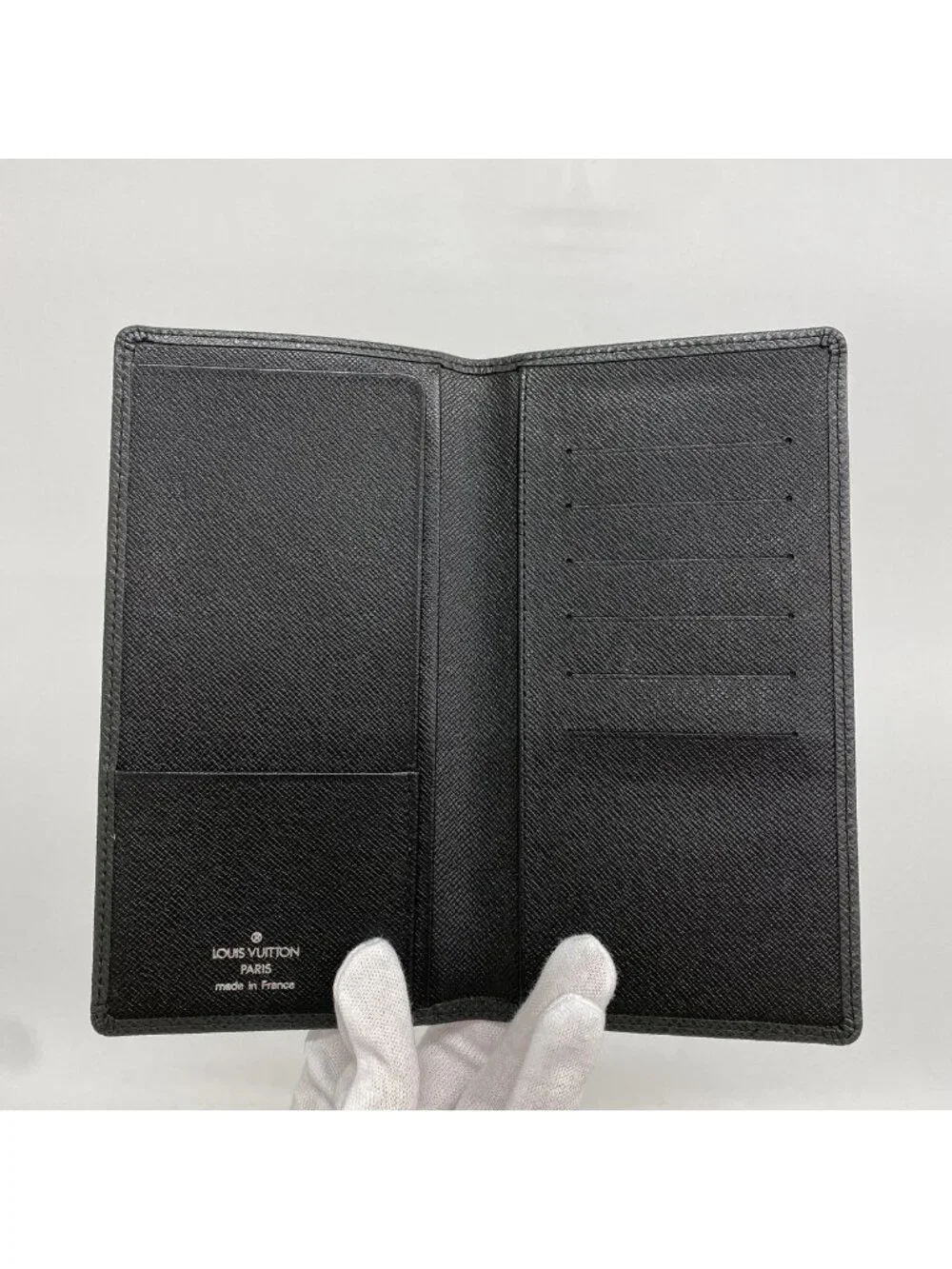 Louis Vuitton Wallet Taiga Portevalle Cult Credit Ardoise